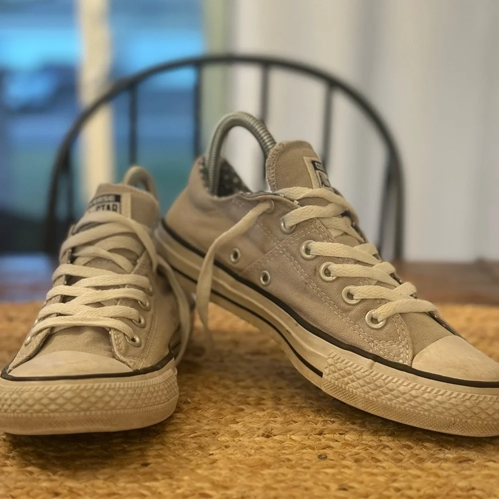 Converse preowned well